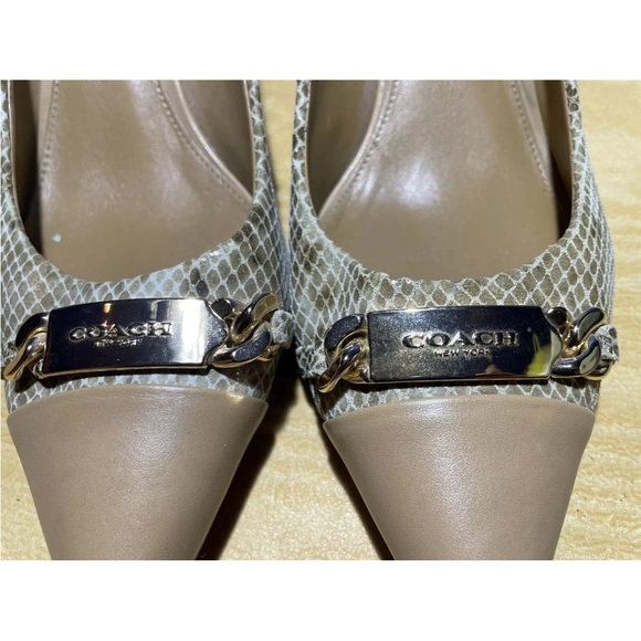 Beautiful nude snakeskin Coach kitten heels - Picture 2 of 7